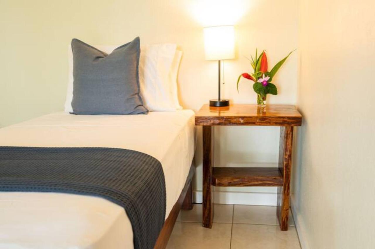 Casa Marlin Bed and Breakfast Bocas del Toro Buitenkant foto