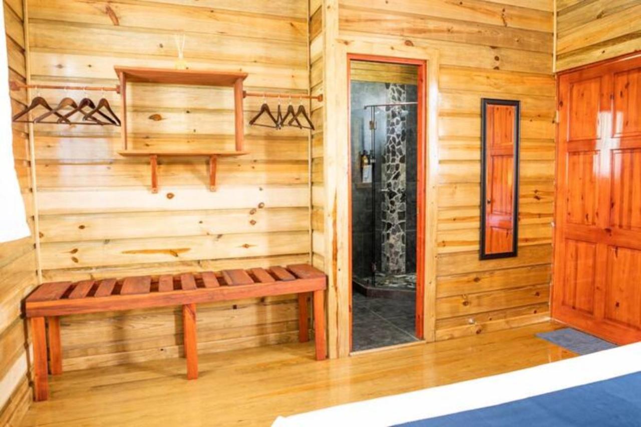 Casa Marlin Bed and Breakfast Bocas del Toro Buitenkant foto